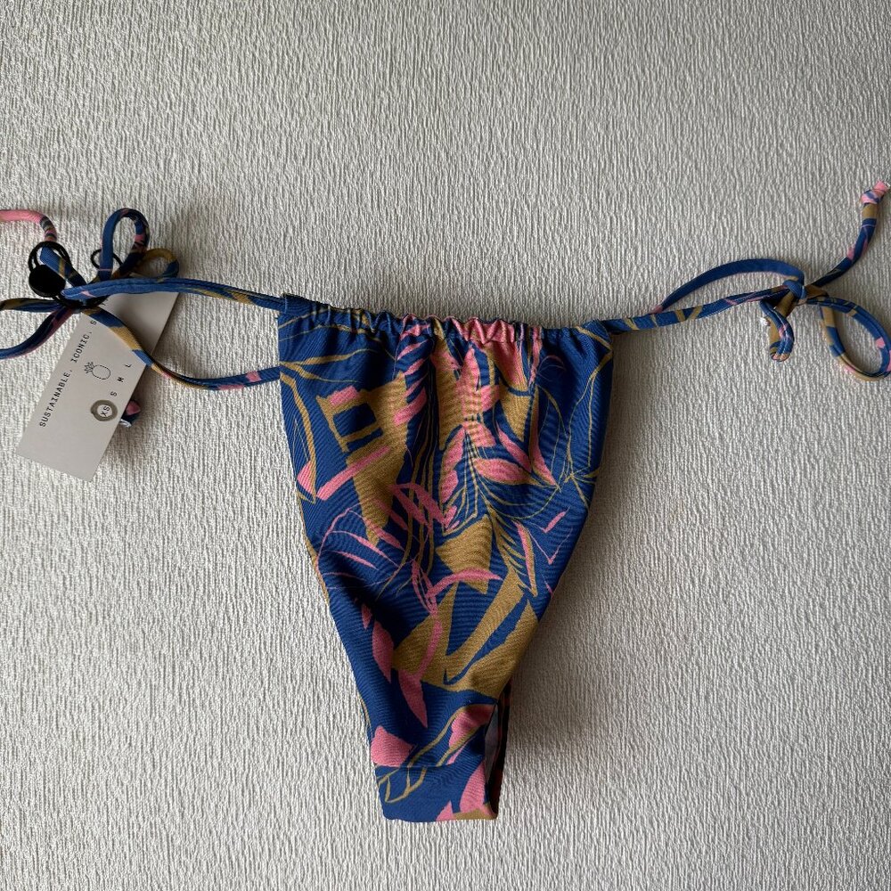 Skatie Bikini Kristen Bottom Size XS NWT